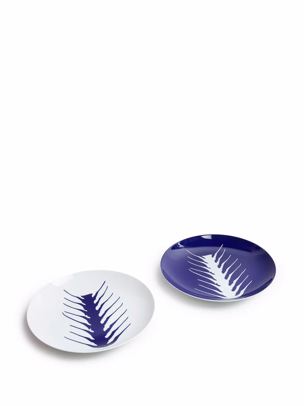 Arête Set-Of-Two Decorative Plates - Image 5