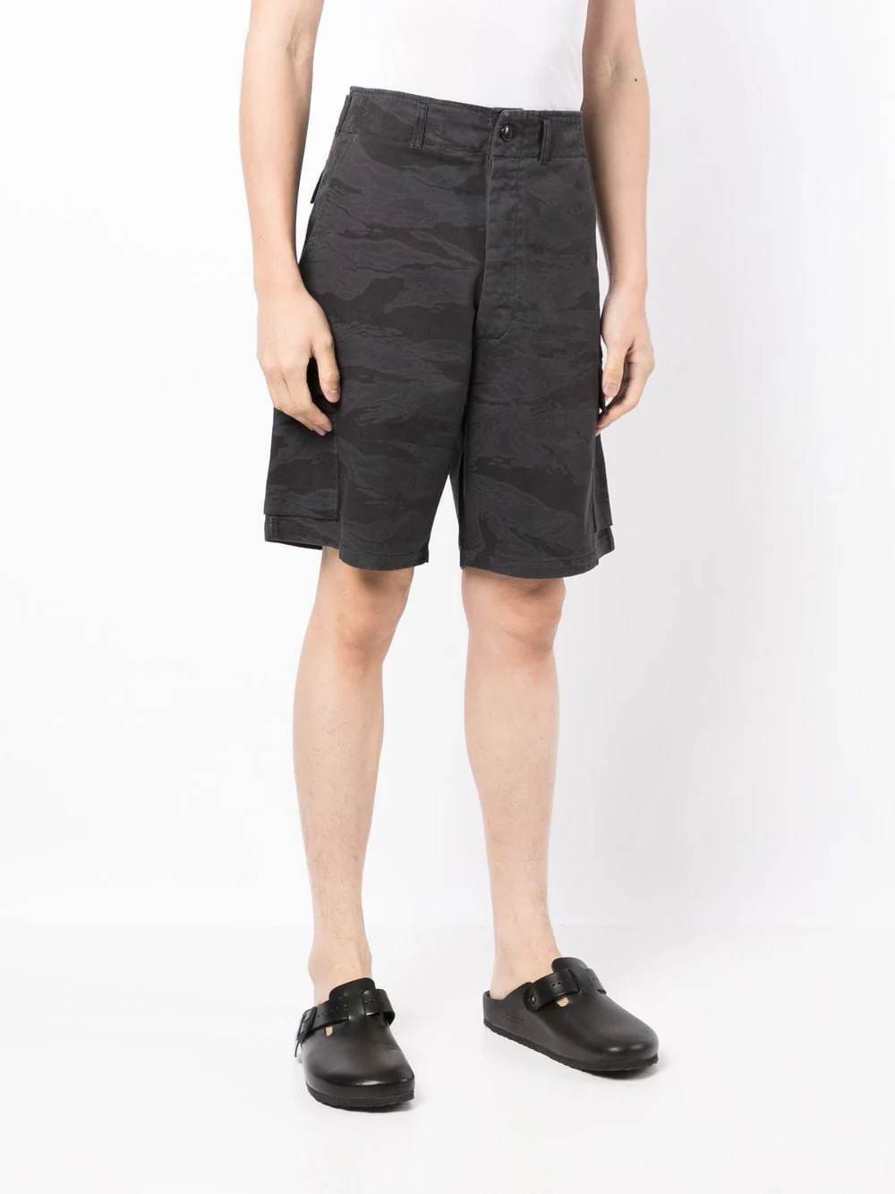 Camouflage-Print Cargo Shorts - Image 3