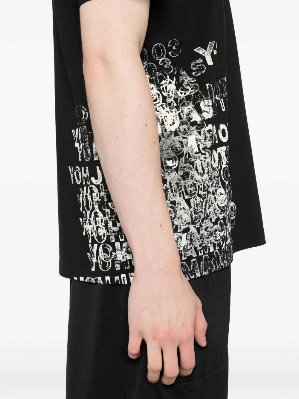 Gfx T-Shirt - Image 2