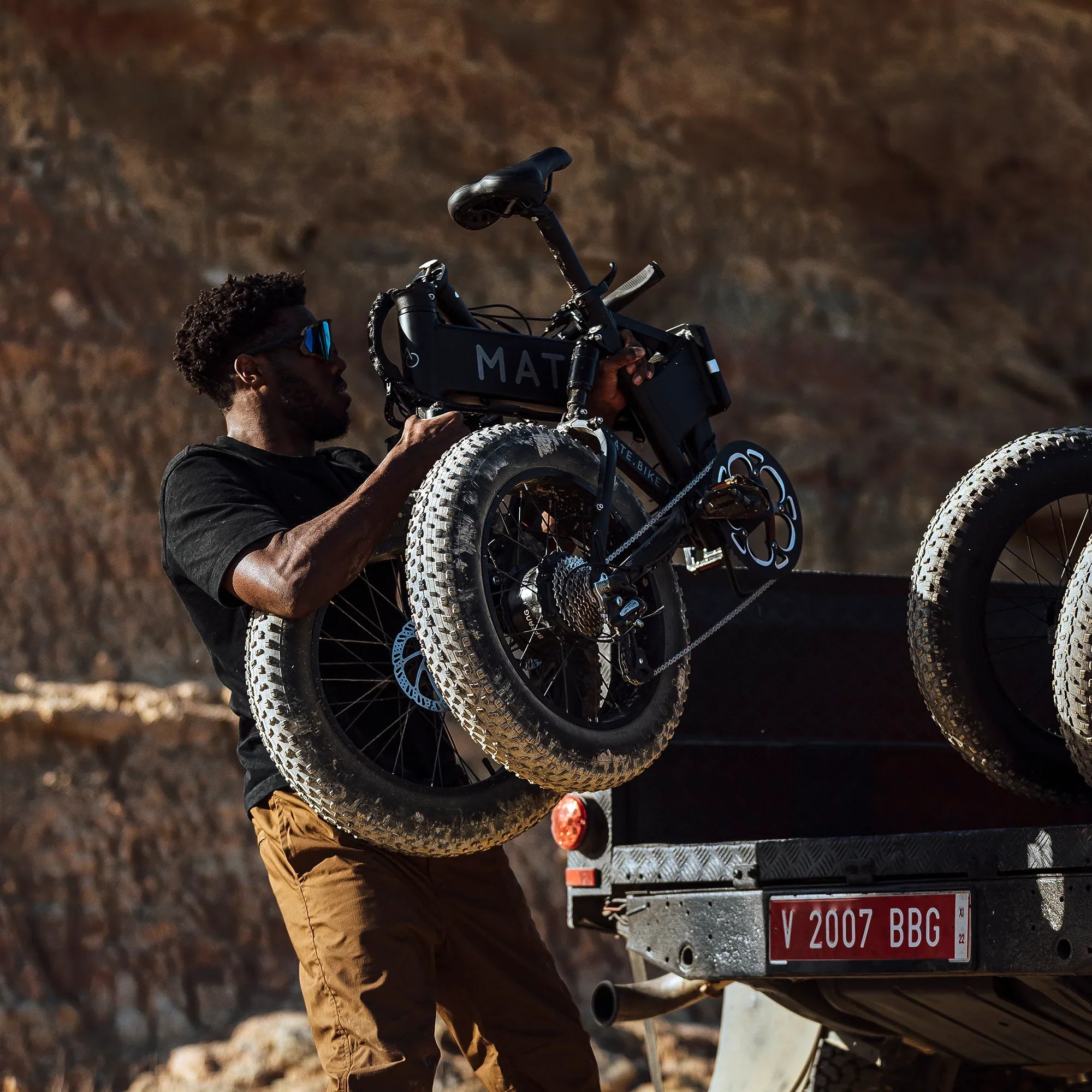 Mate X 250W Interstellar Black Bike - Image 2