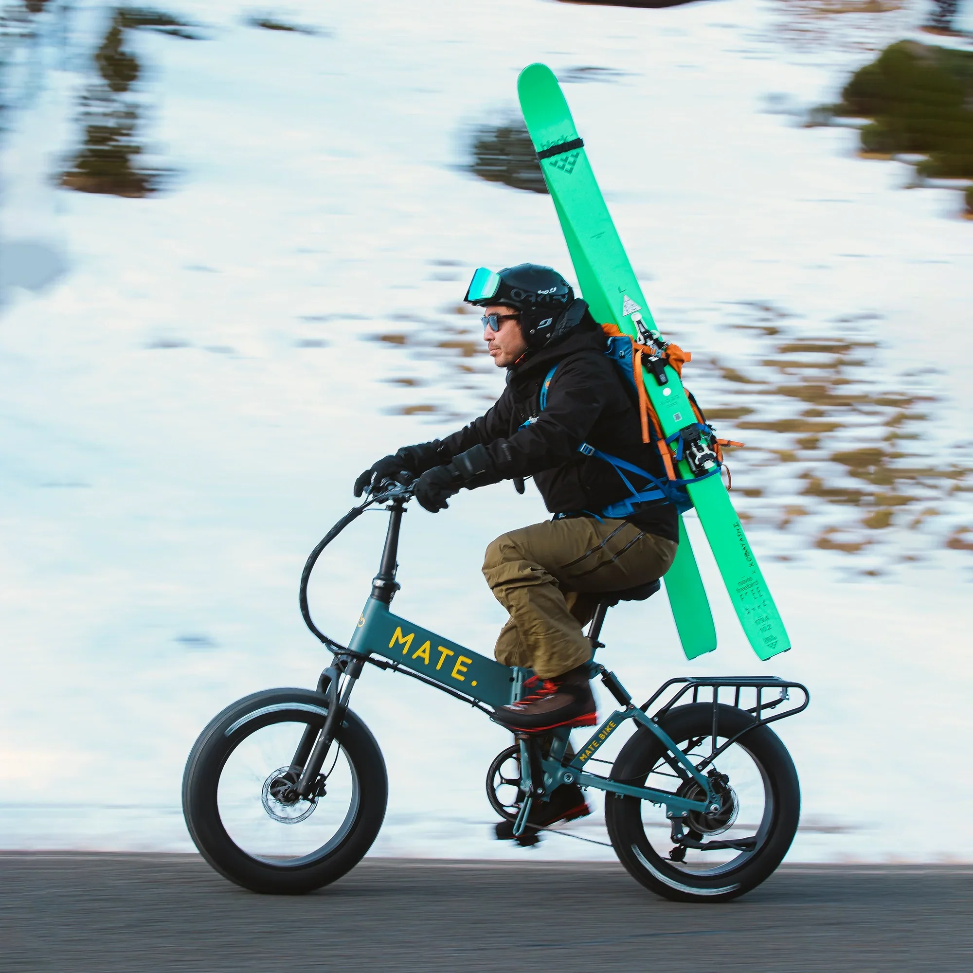 Mate X 250W Jet Grey Bike - Image 3