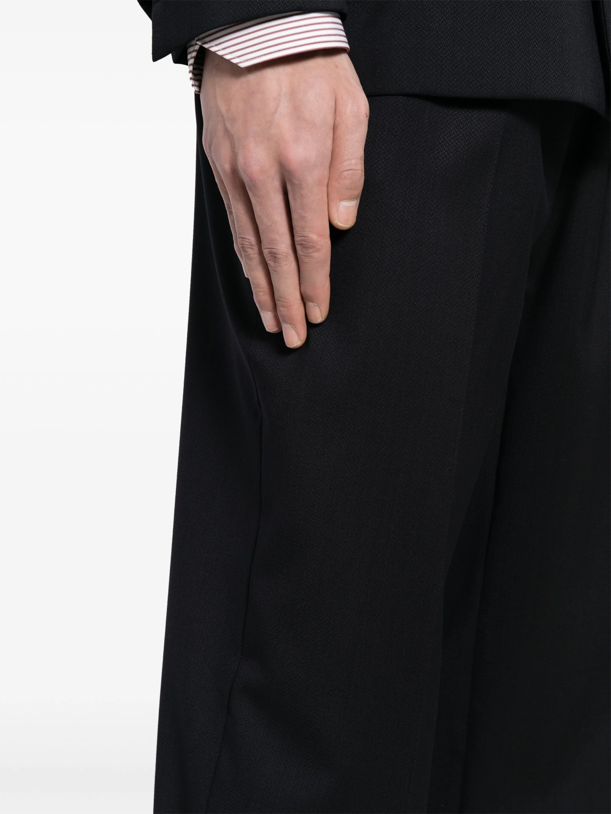 Peak-Lapel Double-Breasted Suit - Image 6