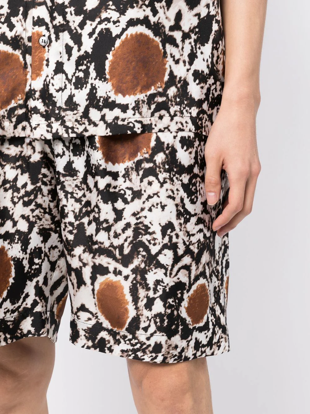 Silk Abstract-Pattern Shorts - Image 2