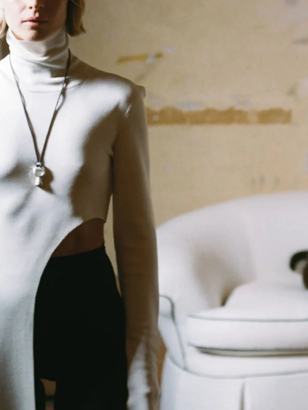 Statement-Pendant Necklace - Image 4