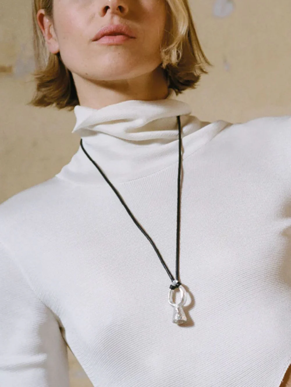 Statement-Pendant Necklace - Image 5